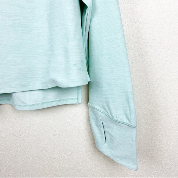 The North Face Motivation Flashdry Cropped Hoodie - Picture 6 of 8